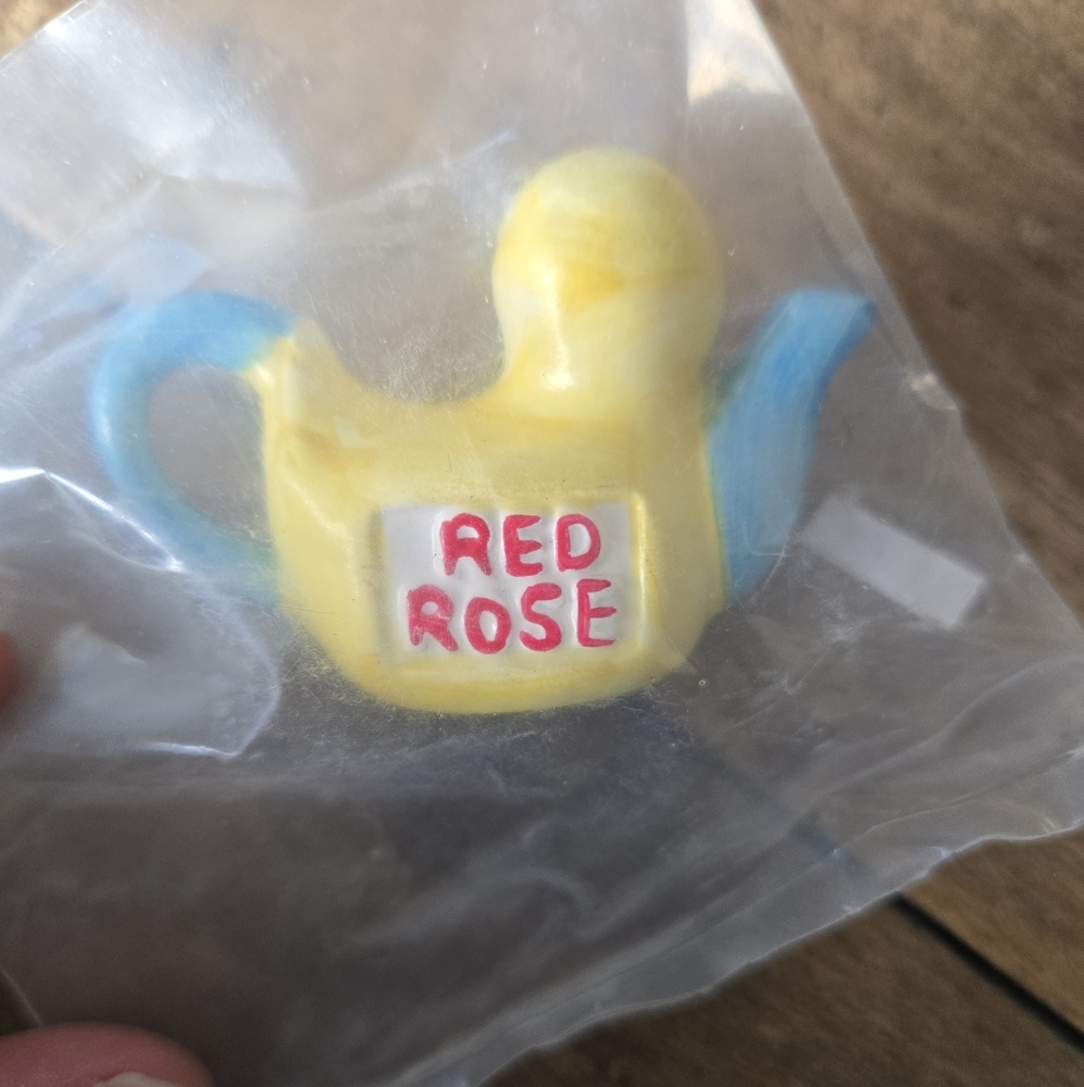 Vintage Red Rose Mini Duck Teapot Figurine New in Bag Wade Whimsies Collectible